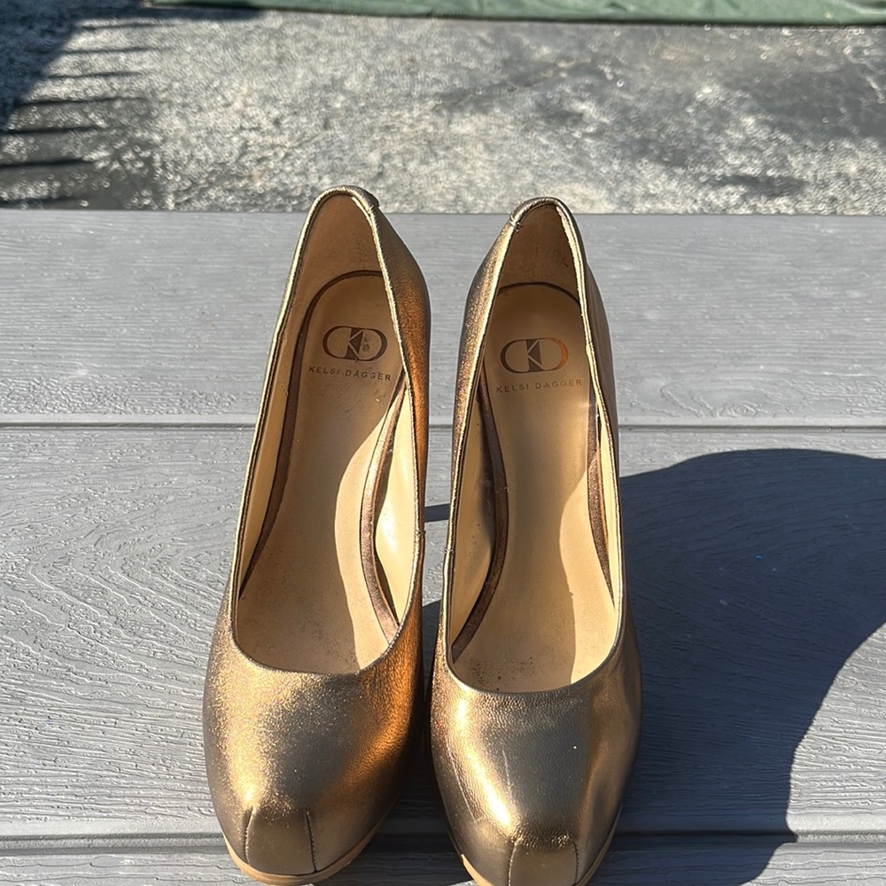 Kelsi Dagger gold bronze heel